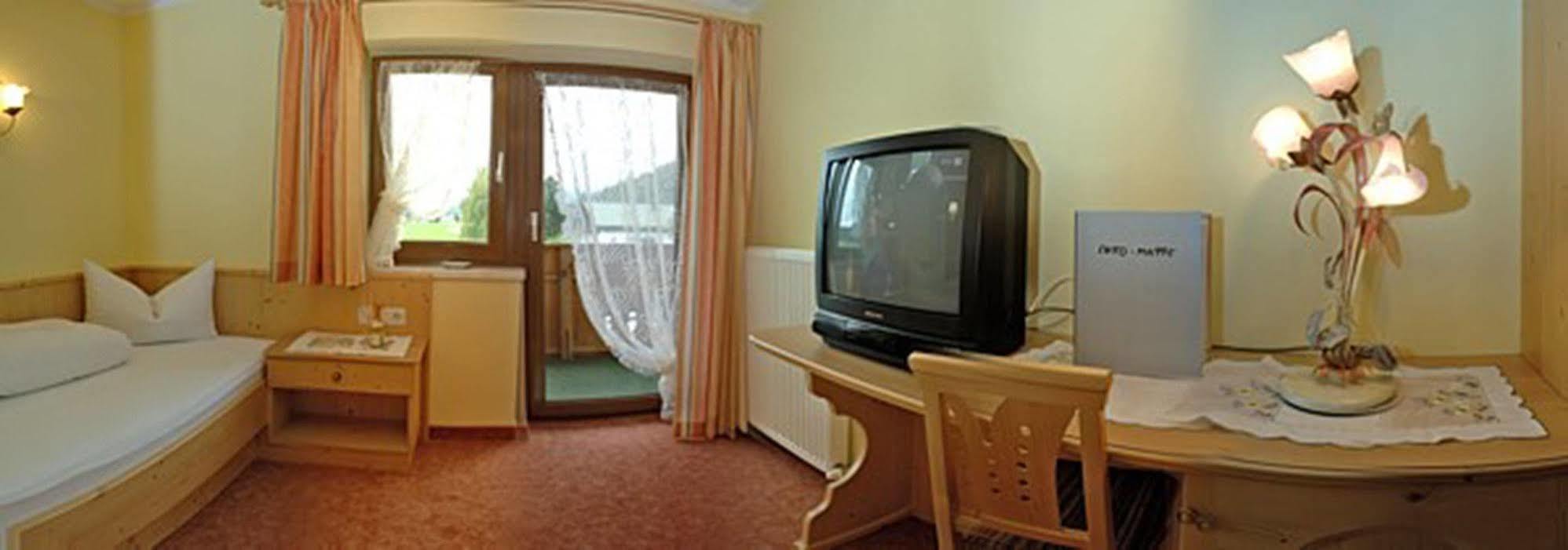 Pension Und Apartments Landhaus Marie Leutasch Kültér fotó
