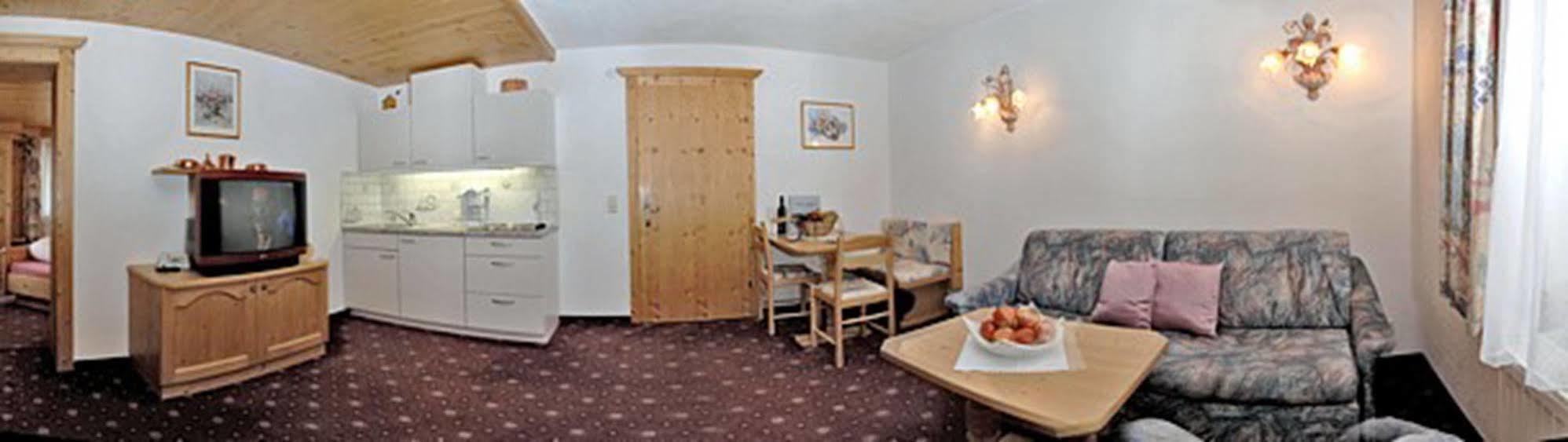 Pension Und Apartments Landhaus Marie Leutasch Kültér fotó